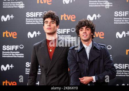 Javier Ambrosi (R) et Javier Calvo assistent à la première de la Trinchera Infinita (la tranchée sans fin) lors du Festival du film de San Sebastian 67th dans la ville basque de San Sebastian, au nord de l'Espagne, sur 22 septembre 2019. (Photo de Manuel Romano/NurPhoto) Banque D'Images