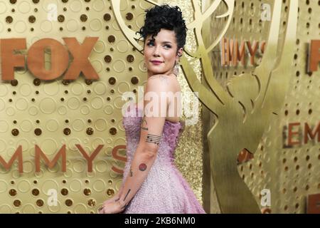 LOS ANGELES, CALIFORNIE, États-Unis - SEPTEMBRE 22 : Halsey arrive aux Primetime Emmy Awards 71st annuels qui se tiennent au Microsoft Theatre L.A. Vivez sur 22 septembre 2019 à Los Angeles, Californie, États-Unis. (Photo par Xavier Collin/image Press Agency/NurPhoto) Banque D'Images