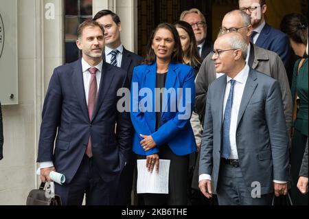 Gina Miller, militante juridique, et son équipe juridique en dehors de la Cour suprême, après le verdict de contestation judiciaire contre la prorogation du Parlement le 24 septembre 2019 à Londres, en Angleterre. La Cour suprême a décidé que la prorogation du Parlement de cinq semaines du Premier ministre Boris Johnson était illégale. (Photo de Wiktor Szymanowicz/NurPhoto) Banque D'Images