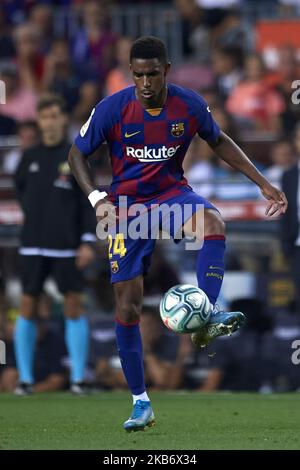 Le Junior Firpo de Barcelone contrôle le ballon pendant le match de la Ligue entre le FC Barcelone et le Villarreal CF au Camp Nou sur 24 septembre 2019 à Barcelone, en Espagne. (Photo de Jose Breton/Pics action/NurPhoto) Banque D'Images