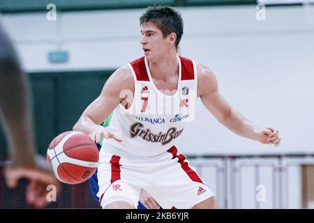 Leonardo Candi de Grissin bon Reggio Emilia Basketball pendant le match international de basket-ball entre Grissin bon Reggio Emilia et Leiden Basketball à PalaRegnani sur 18 septembre 2019 à Scandiano, Italie. (Photo par Emmanuele Ciancaglini/NurPhoto) Banque D'Images