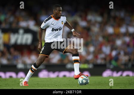 Geoffrey Kondogbia de Valence contrôle le ballon pendant le match de la Ligue entre Valencia CF et Getafe CF à Estadio Mestalla sur 25 septembre 2019 à Valence, Espagne. (Photo de Jose Breton/Pics action/NurPhoto) Banque D'Images