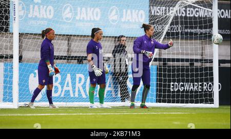 De gauche à droite Stephanie Ohrstrom, Noemi Fedele et Francesca Durante de Fiorentina lors du match de football de la Ligue des femmes championnes de l'UEFA Round 32 2nd Leg entre les femmes d'Arsenal et les femmes de Fiorentina au stade Meadow Park sur 25 septembre 2019 à Borehamwood, en Angleterre (photo par action Foto Sport/Nurphoto) Banque D'Images