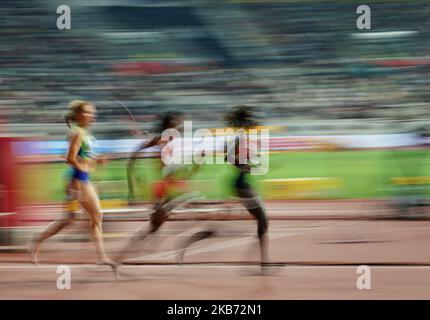 Winfred Mutile Yaviof Bahrain Hyvin Kiyeng, du Kenya, en compétition dans la course au clocher de 3000 mètres pour les femmes lors des Championnats du monde d'athlétisme de l'IAAF 17th au stade Khalifa de Doha, au Qatar, sur 27 septembre 2019. (Photo par Ulrik Pedersen/NurPhoto) Banque D'Images