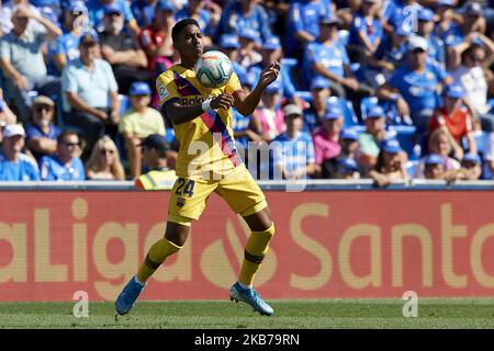 Junior Firpo de Barcelone contrôle le ballon pendant le match de la Ligue entre Getafe CF et le FC Barcelone au Colisée Alfonso Perez sur 29 septembre 2019 à Getafe, Espagne. (Photo de Jose Breton/Pics action/NurPhoto) Banque D'Images