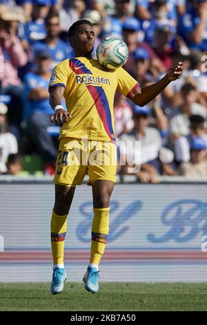 Junior Firpo de Barcelone contrôle le ballon pendant le match de la Ligue entre Getafe CF et le FC Barcelone au Colisée Alfonso Perez sur 29 septembre 2019 à Getafe, Espagne. (Photo de Jose Breton/Pics action/NurPhoto) Banque D'Images