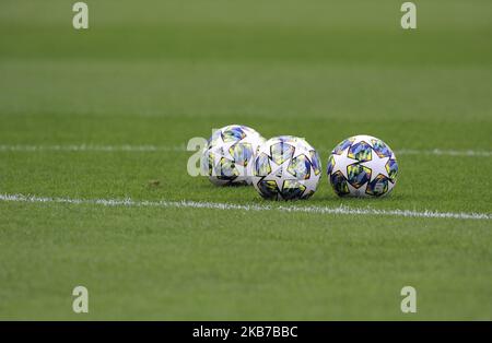 Ligue des champions de l'UEFA 2019-2020 balle officielle, sur le terrain avant le match, valide pour la Ligue des champions de l'UEFA 2019-2020, Groupe F, 1^ rencontre entre le FC Inter et la SK Slavia Praha au stade San Siro - Giuseppe Meazza sur 17 septembre 2019 à Milan, Italie. (Photo par Omar Bai/NurPhoto) Banque D'Images