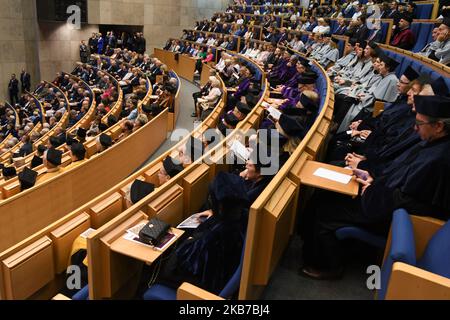 Professeurs et étudiants de l'Université de Jagiellonian, lors de l'inauguration 656th de l'année académique 2019/20 à l'intérieur de l'Auditorium maximum. Mardi, 1 octobre 2019, à Cracovie, en Pologne. (Photo par Artur Widak/NurPhoto) Banque D'Images