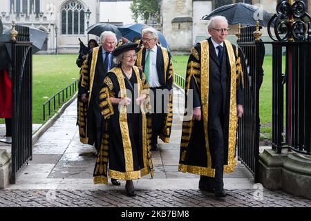 Les juges de la Cour suprême, y compris Lord Reed (R), Qui devient le prochain président de la Cour suprême en janvier et le président de la Cour suprême, la baronne Hale de Richmond (L), assiste au service annuel des juges à l'abbaye de Westminster marquant le début de la nouvelle année légale le 01 octobre 2019 à Londres, en Angleterre. Aujourd'hui marque 10 ans depuis la création de la Cour suprême du Royaume-Uni. (Photo de Wiktor Szymanowicz/NurPhoto) Banque D'Images