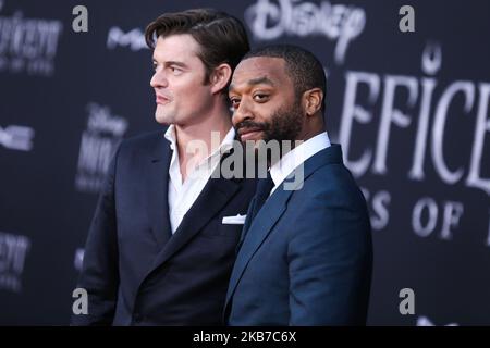 HOLLYWOOD, LOS ANGELES, CALIFORNIE, États-Unis - SEPTEMBRE 30 : Sam Riley et Chiwetel Ejiofor arrivent à la première mondiale de Disney's 'Maleficent: Mistress of Evil' qui s'est tenue au théâtre El Capitan sur 30 septembre 2019 à Hollywood, Los Angeles, Californie, États-Unis. (Photo par Xavier Collin/image Press Agency/NurPhoto) Banque D'Images