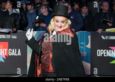 Daisy May Cooper participe à la première européenne du film « The Personal History of David Copperfield » à Odeon Luxe Leicester Square lors du gala d'ouverture du BFI London film Festival 63rd le 02 octobre 2019 à Londres, en Angleterre. (Photo de Wiktor Szymanowicz/NurPhoto) Banque D'Images