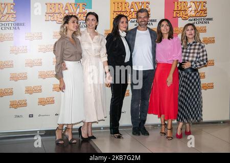 Silvia d'amico, Ilenia Pastorelli, Ambra Angiolini, Luca Argentero, Serena Rossi, Michaela Andreozzi assistent au film de photocall 'Brave Ragazze' le 3 octobre 2019 à Rome, Italie. (Photo de Mauro Fagiani/NurPhoto) Banque D'Images