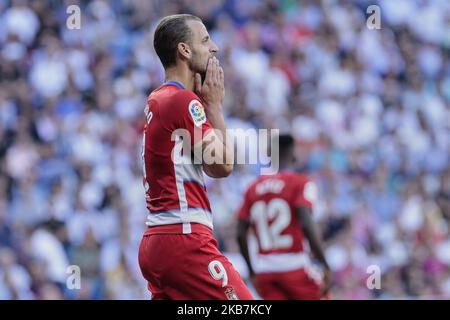 Roberto Soldado de Grenade CF pendant le match de la Liga entre le Real Madrid et Grenade CF au stade Santiago Bernabeu à Madrid, Espagne. 05 octobre 2019. (Photo de A. Ware/NurPhoto) Banque D'Images