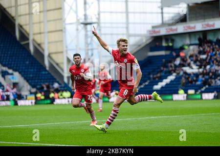 Cameron McGeehan, milieu de terrain de Barnsley, fête ses 1-1- lors du match du championnat Sky Bet entre Preston North End et Barnsley à Deepdale, Preston, le samedi 5th octobre 2019. (Crédit : Andy Whitehead | MI News) Banque D'Images