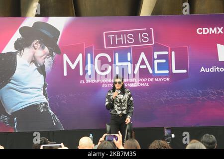 Noviembre 03, 2022, Ciudad de México, México: El cantte y bailarín brasileño Lenny Jay, en conferencia de prensa para anunciar su show “this is Michael” attributo al “Rey del Pop”. En el Auditorio Nacional, (Foto: Francisco Morales/DAMMPHOTO) 03 novembre 2022, Mexico, Mexique: Lenny Jay, chanteur et danseur brésilien, lors d'une conférence de presse pour annoncer son spectacle hommage au "Roi de la Pop". À l'Auditorium national, (photo: Francisco Morales/DAMMPHOTO) Banque D'Images