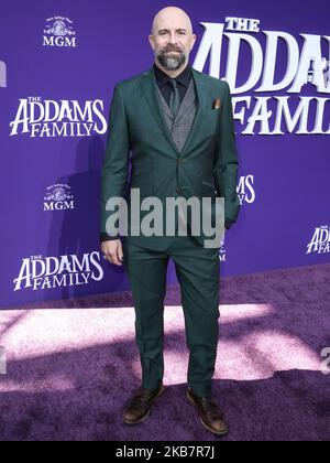 CENTURY CITY, LOS ANGELES, CALIFORNIE, États-Unis - OCTOBRE 06 : le directeur Conrad Vernon arrive à la première mondiale de la « famille Addams » de MGM, qui s'est tenue à l'AMC de Westfield Century City sur 6 octobre 2019 à Century City, Los Angeles, Californie, États-Unis. (Photo par Xavier Collin/image Press Agency/NurPhoto) Banque D'Images