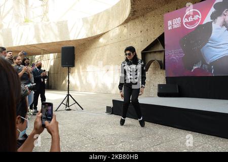 Noviembre 03, 2022, Ciudad de México, México: El cantte y bailarín brasileño Lenny Jay, en conferencia de prensa para anunciar su show “this is Michael” attributo al “Rey del Pop”. En el Auditorio Nacional, (Foto: Francisco Morales/DAMMPHOTO) 03 novembre 2022, Mexico, Mexique: Lenny Jay, chanteur et danseur brésilien, lors d'une conférence de presse pour annoncer son spectacle hommage au "Roi de la Pop". À l'Auditorium national, (photo: Francisco Morales/DAMMPHOTO) Banque D'Images