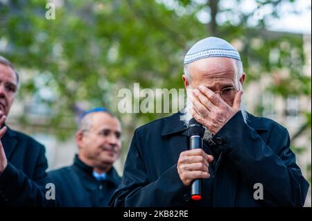 Les gens participent à une manifestation à Cologne, en Allemagne, contre 10 octobre 2019 contre les récentes attaques à Helle. Des centaines de personnes se sont rassemblées autour de la cathédrale de Cologne pour montrer leur soutien en solidarité avec la communauté juive. (Photo par Romy Arroyo Fernandez/NurPhoto) Banque D'Images