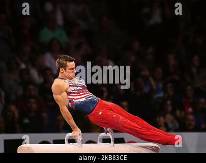 Samuel Mikulak des Etats-Unis d'Amérique pendant le cheval pommel pour hommes aux Championnats du monde de GYMNASTIQUE ARTISTIQUE Fig 49th à Hanns Martin Schleyer Halle à Stuttgart, Allemagne sur 11 octobre 2019. (Photo par Ulrik Pedersen/NurPhoto) Banque D'Images