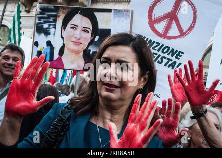 Laura Boldrini ; Lors de la manifestation à Rome sur la Piazza Sant'Apostoli par les syndicats Cgil Cisl et Uil pour "exprimer leur profonde préoccupation au sujet du bombardement de la population kurde dans le nord de la Syrie et de l'entrée des troupes turques en Syrie contre le peuple kurde sur 14 octobre 2019 à Rome, Italie. (Photo par Andrea Ronchini/NurPhoto) Banque D'Images