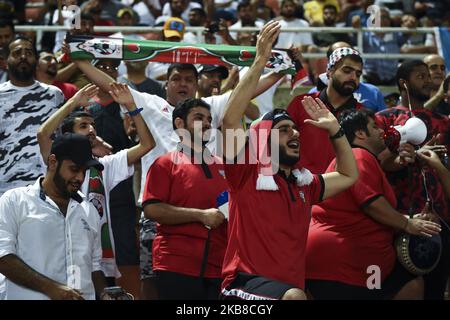 Les supporters des Émirats arabes Unis lors du match de qualification G de la coupe du monde de la FIFA 2022 entre la Thaïlande et les Émirats arabes Unis au stade de Thammasat à Bangkok, Thaïlande, 15 octobre 2019. (Photo par Anusak Laowilas/NurPhoto) Banque D'Images