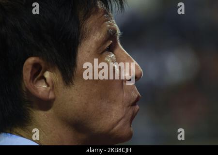 Akira Nishino, entraîneur thaïlandais, lors du match de qualification G de la coupe du monde de la FIFA 2022 entre la Thaïlande et les Émirats arabes Unis (eau) au stade de Thammasat à Bangkok, Thaïlande, 15 octobre 2019. (Photo par Anusak Laowilas/NurPhoto) Banque D'Images