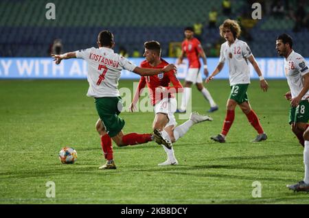 Mont Mason, Angleterre contre Georgi Kostadinov, Bulgarie, pendant l'UEFA QUALIFICATIONS EURO 2020 Bulgarie / Angleterre au Stade national de Vasil Levski, Sofia, Bulgarie sur 14 octobre 2019 (photo de Hristo Rusev/NurPhoto) Banque D'Images