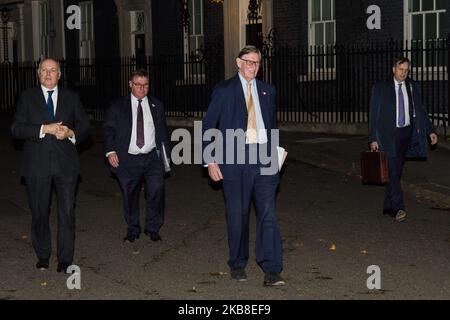 Les députés conservateurs et les membres du Groupe européen de recherche (GRE) (2R-L) Bill Cash, Mark Francois et Iain Duancan Smith quittent Downing Street après la réunion du groupe avec le Premier ministre Boris Johnson le 16 octobre 2019 à Londres, en Angleterre. Boris Johnson a besoin du soutien des Brexiters conservateurs et du DUP pour son accord sur le Brexit alors que les négociations se poursuivent avec l'UE pour obtenir un accord sur le Brexit avant le sommet du Conseil européen de 17-18 octobre. (Photo de Wiktor Szymanowicz/NurPhoto) Banque D'Images