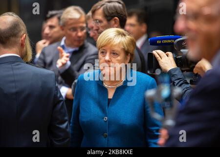 Angela Merkel Chancelière de l'Allemagne. Les dirigeants européens discutent avant les tables rondes lors de la deuxième journée de sommet des dirigeants de l'UE sans le Premier ministre britannique Boris Johnson sur 18 octobre 2019, à Bruxelles, en Belgique. Les négociateurs de l'UE et du Royaume-Uni ont annoncé un accord sur le départ du Royaume-Uni de l'Union européenne, le Brexit. (Photo de Nicolas Economou/NurPhoto) Banque D'Images