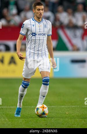 Jakub Moder (Lech) pendant le match PKO Ekstraklasa entre Legia Varsovie et Lech Poznan, à Varsovie, en Pologne, sur 19 octobre 2019. (Photo par Foto Olimpik/NurPhoto) Banque D'Images