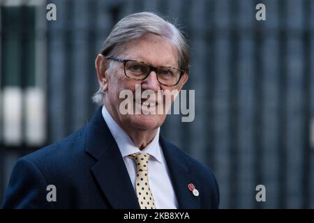 Le député Bill Cash quitte Downing Street dans le centre de Londres alors que les membres du Groupe européen de recherche (GRE) ont rencontré le Premier ministre Boris Johnson le 22 octobre 2019 à Londres, en Angleterre. Aujourd'hui, les députés de la Chambre des communes débattent et votent sur le projet de loi sur l'Accord de retrait de l'Union européenne, connu sous le nom de deuxième lecture et sur la motion de programme du projet de Boris Johnson visant à achever la législation sur le Brexit dans les trois jours. (Photo de Wiktor Szymanowicz/NurPhoto) Banque D'Images