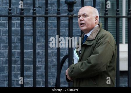 Le député de Iain Duncan Smith arrive à Downing Street alors que les membres du Groupe européen de recherche (GRE) rencontrent le Premier ministre Boris Johnson le 22 octobre 2019 à Londres, en Angleterre. Aujourd'hui, les députés de la Chambre des communes débattent et votent sur le projet de loi sur l'Accord de retrait de l'Union européenne, connu sous le nom de deuxième lecture et sur la motion de programme du projet de Boris Johnson visant à achever la législation sur le Brexit dans les trois jours. (Photo de Wiktor Szymanowicz/NurPhoto) Banque D'Images