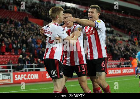 Duncan Watmore de Sunderland célèbre avec Max Power et Luke O'Nien après avoir marquant leur premier but lors du match Sky Bet League 1 entre Sunderland et Tranmere Rovers au stade de Light, Sunderland, le mardi 22nd octobre 2019. (Photo de Mark Fletcher/MI News/NurPhoto) Banque D'Images