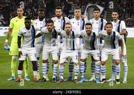 Latium joueurs (Thomas Strakosha, Felipe Caicedo, Francesco Acerbi, Sergej Milinkovic-Savic, Joaquin Correa, Luis Alberto, Bastos, Marco Parolo, Manuel Lazzari, Jony, Luiz Felipe) pose afin d'être photographié pendant la série Un match de football n.5 INTER - LAZIO sur 25 septembre 2019 au Stadio Giuseppe Meazza à Milan, Lombardie, Italie. Résultat final: Inter-Lazio 1-0. (Photo de Matteo Bottanelli/NurPhoto) Banque D'Images