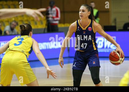 Romane Bernies (47) de BLMA est vu en action lors du match de basket-ball entre Arka Gdynia (Pologne) et basket Lattes Montpellier Association (France) à Gdynia, Pologne, le 23 octobre 2019 (photo de Michal Fludra/NurPhoto) Banque D'Images