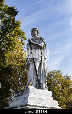 Statue de Gaston Febus Comte de Foix dans le jardin du château de Pau à Pau, France, le 27 septembre 2019. (Photo par Emeric Fohlen/NurPhoto) Banque D'Images