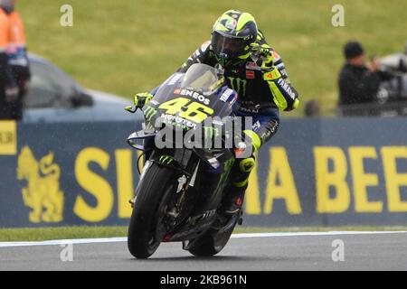 Valentino Rossi, d'Italie, fait du vélo Monster Energy Yamaha MotoGP lors de l'entraînement pour le MotoGP australien au circuit du Grand Prix de Phillip Island sur 25 octobre 2019 à Phillip Island, en Australie (photo de Morgan Hancock/NurPhoto) Banque D'Images