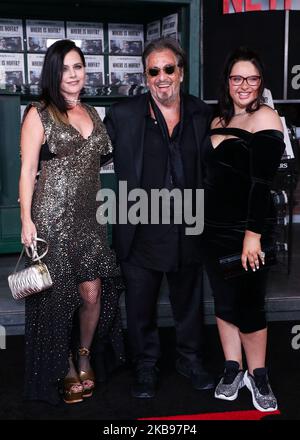 HOLLYWOOD, LOS ANGELES, CALIFORNIE, États-Unis - OCTOBRE 24 : Meital Dohan, Al Pacino et Olivia Pacino arrivent à la première de Netflix 'The Irishman' tenue au TCL Chinese Theatre IMAX on 24 octobre 2019 à Hollywood, Los Angeles, Californie, États-Unis. (Photo de David Acosta/image Press Agency/NurPhoto) Banque D'Images