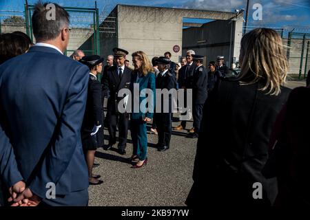 Le ministre de la Justice Nicole Belloubet visite la prison de Saint Quentin Fallavier, France, le 25 octobre 2019. La ministre a également participé à la restitution du groupe parlementaire régional Grenelle sur la lutte contre la violence à l'égard des femmes, dirigé par Caroline Abadie et Olga Givernet. (Photo de Nicolas Liponne/NurPhoto) Banque D'Images