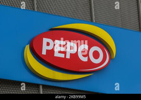 Le logo du magasin Pepco est visible à Gdansk, en Pologne, le 26 octobre 2019, sur le mur du centre commercial Metropolis (photo de Michal Fludra/NurPhoto) Banque D'Images
