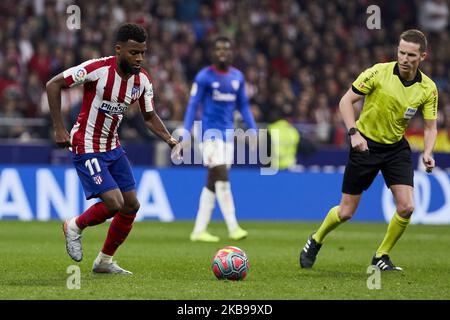 Thomas Lemar de l'Atlético de Madrid et Ander CAPA du Athletic Club de Bilbao lors du match de la Liga entre l'Atlético de Madrid et le Athletic Club de Bilbao au stade Wanda Metropolitano à Madrid, en Espagne. 26 octobre 2019. (Photo de A. Ware/NurPhoto) Banque D'Images