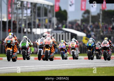 La course Moto2 commence au circuit du Grand Prix de Phillip Island sur 27 octobre 2019 à Phillip Island, en Australie (photo de Morgan Hancock/NurPhoto) Banque D'Images