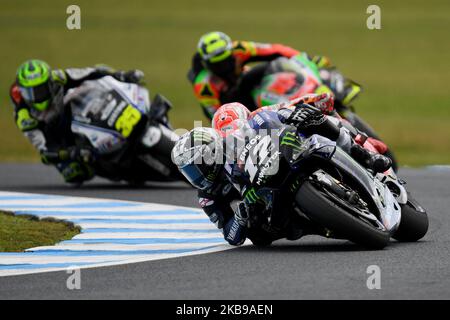 Maverick Vinales of Spain fait du vélo Monster Energy Yamaha MotoGP pendant la course de MotoGP australienne au circuit du Grand Prix de Phillip Island sur 27 octobre 2019 à Phillip Island, en Australie (photo de Morgan Hancock/NurPhoto) Banque D'Images