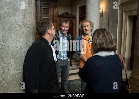 Procédure d'appel des membres de l'association ANV COP 21 à Lyon, France, le 29 octobre 2019. Les 6 militants avaient été condamnés par le tribunal de Bourg-en-Bresse à €500 et €250 pour avoir volé le portrait d'Emmanuel Macron à la mairie de Jassans-Riottier le 2 mars 2019. Julien Bayou, porte-parole du parti Europe Ecologie les Verts (EELV), était présent pour les soutenir ainsi que le député français subordonné Mathilde Panot. (Photo de Nicolas Liponne/NurPhoto) Banque D'Images