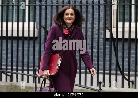 La secrétaire d'État à l'Environnement, à l'alimentation et aux Affaires rurales, Theresa Villiers, quitte le 10 Downing Street dans le centre de Londres après avoir assisté à la réunion hebdomadaire du Cabinet le 29 octobre 2019 à Londres, en Angleterre. Le gouvernement déposera le projet de loi à une ligne visant à modifier la Loi sur les parlements à durée déterminée (LTPF) afin de permettre une élection générale avant Noël, car les députés ont rejeté hier la motion du gouvernement demandant la tenue d'élections anticipées le 12 décembre 2019. (Photo de Wiktor Szymanowicz/NurPhoto) Banque D'Images