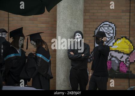 Les manifestants portant le masque Guy Fawkes sont vus à l'Université polytechnique de Hong Kong, Chine, 30 octobre 2019 (photo de Vernon Yuen/NurPhoto) Banque D'Images
