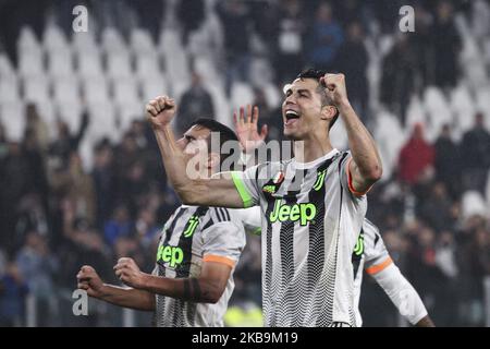 Juventus en avant Cristiano Ronaldo (7) célèbre la victoire après le match de football de Serie A n.10 JUVENTUS - GÊNES sur 30 octobre 2019 au stade Allianz de Turin, Piémont, Italie. Résultat final: Juventus-Gênes 2-1. (Photo de Matteo Bottanelli/NurPhoto) Banque D'Images