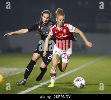 Leonie Maier d'Arsenal bat Laura Zemberyova de Slavia Praha femmes lors de la Ligue des champions de la série de 16 coupe 2 match entre les femmes Arsenal et les femmes Slavia Praha au stade Meadow Park sur 31 octobre 2019 à Borehamwood, Angleterre (photo par action FUEFA Sport/NurPhoto) Banque D'Images