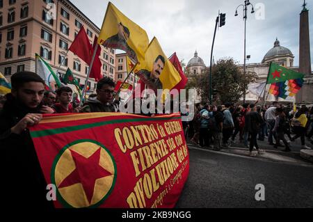 Manifestation nationale à Rome en faveur du peuple kurde, contre l'agression militaire de la Turquie :sur 1 novembre 2019 à Rome, Italie. (Photo par Andrea Ronchini/NurPhoto) Banque D'Images