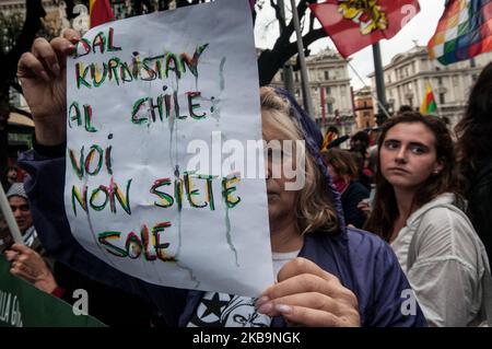 Manifestation nationale à Rome en faveur du peuple kurde, contre l'agression militaire de la Turquie :sur 1 novembre 2019 à Rome, Italie. (Photo par Andrea Ronchini/NurPhoto) Banque D'Images